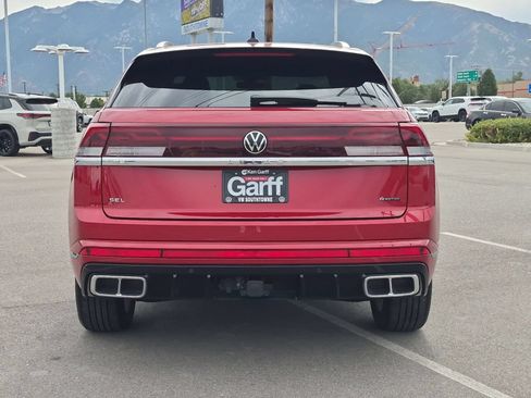 Used 2024 Volkswagen Atlas Cross Sport SEL R-Line AWD/4WD image 4