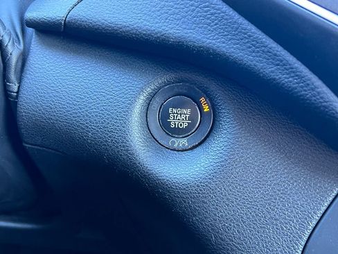 Used 2019 Jeep Cherokee Trailhawk image 27