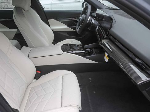 New 2027 BMW 550e xDrive w/ Premium Package AWD/4WD image 12