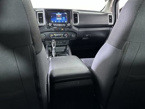 Used 2022 Nissan Frontier SV w/ Technology Package RWD image 22