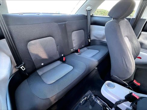 Used 2003 Volkswagen Beetle GL image 18