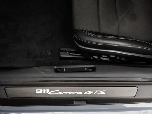 Certified 2023 Porsche 911 Carrera GTS RWD image 21
