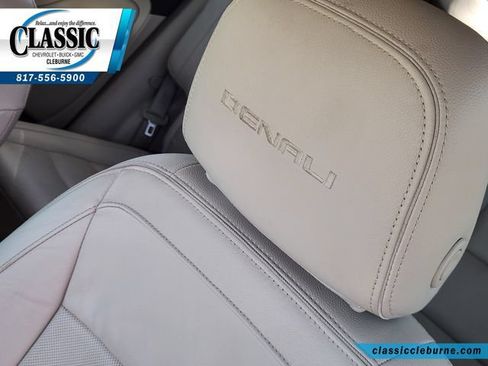 Used 2020 GMC Terrain Denali w/ Denali Premium Package FWD image 16