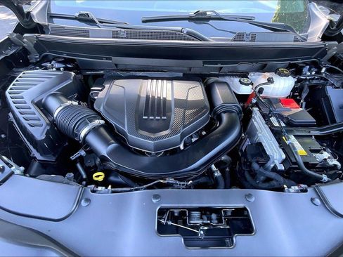 Used 2024 Chevrolet Traverse LT AWD/4WD image 10