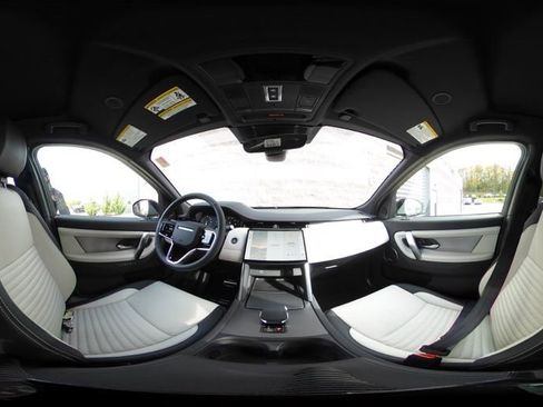 New 2025 Land Rover Discovery Sport Dynamic SE image 10