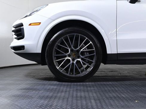 Certified 2023 Porsche Cayenne AWD/4WD image 27