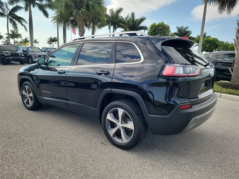 Used 2019 Jeep Cherokee Limited image 6