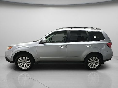 Used 2012 Subaru Forester 2.5X Premium w/ Popular Pkg 2 image 2