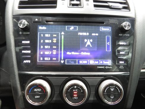 Used 2018 Subaru Forester 2.5i Premium AWD/4WD image 16