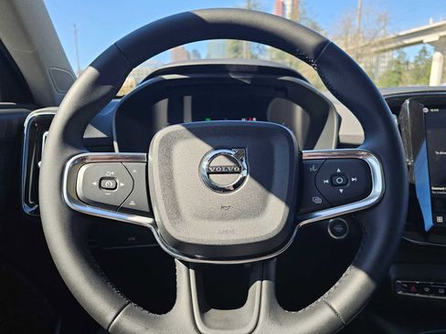 New 2026 Volvo XC40 B5 Core w/ Climate Package AWD/4WD image 23