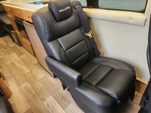 Used 2021 Mercedes-Benz Sprinter 3500 image 8
