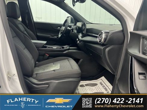 Used 2025 Chevrolet Equinox LT FWD image 15