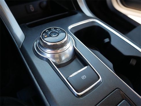 Used 2017 Ford Fusion SE image 31