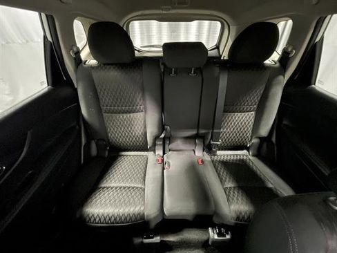 Used 2018 Nissan Rogue SV image 22