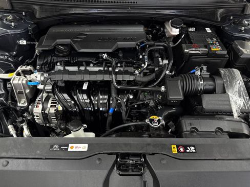 Used 2025 Hyundai Elantra Sport FWD image 53