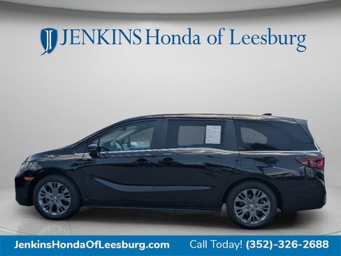 Used 2025 Honda Odyssey Touring image 5