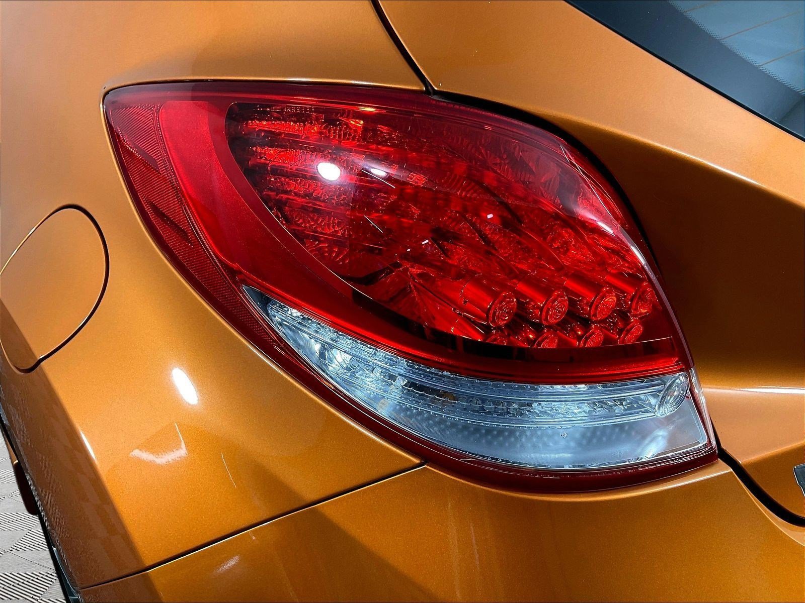 Used 2016 Hyundai Veloster Turbo FWD image 22