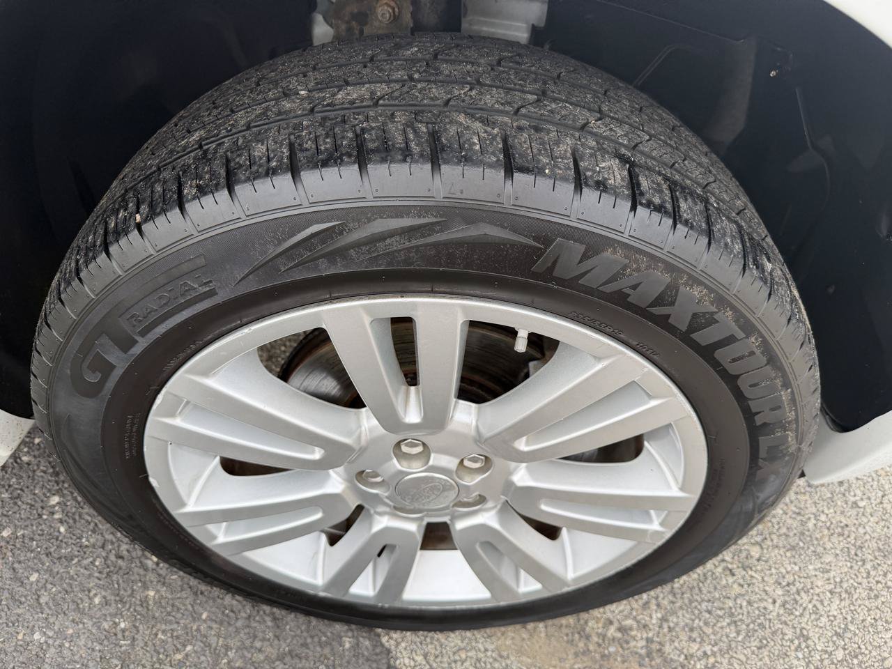 Used 2015 Land Rover LR2 AWD/4WD image 4