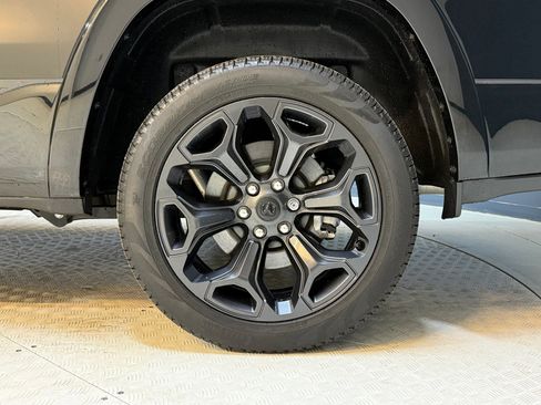 Used 2024 RAM 1500 Limited image 12