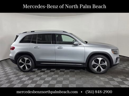 Used 2025 Mercedes-Benz GLB 250 image 7
