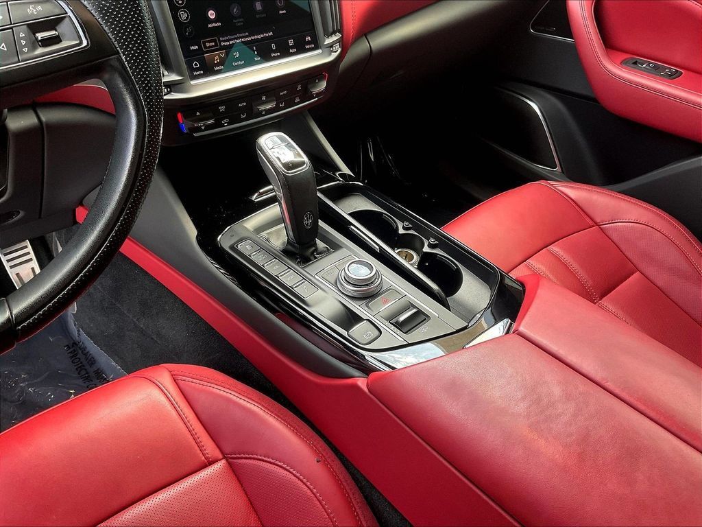 Used 2022 Maserati Levante Modena S AWD/4WD image 18