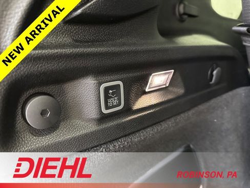 Used 2023 Jeep Grand Cherokee L Overland image 13