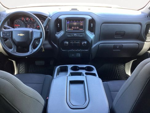 Used 2020 Chevrolet Silverado 1500 Custom w/ Custom Value Package RWD image 4
