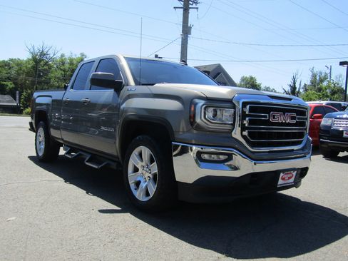 Used 2017 GMC Sierra 1500 SLE w/ SLE Value Package AWD/4WD image 1