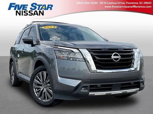 Used 2024 Nissan Pathfinder SL w/ SL Premium Package FWD image 1