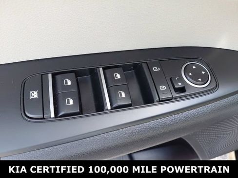 Certified 2023 Kia Forte LXS FWD image 18