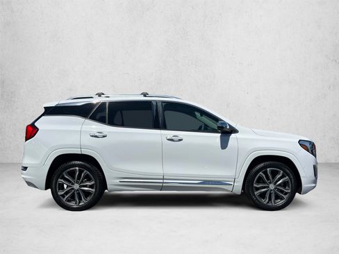 Used 2018 GMC Terrain Denali w/ Advanced Safety Package AWD/4WD image 4