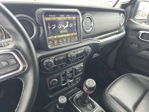 Certified 2020 Jeep Wrangler Unlimited Sahara AWD/4WD image 33