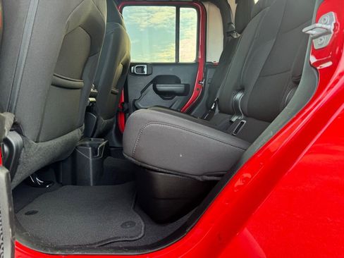 Certified 2023 Jeep Gladiator Sport image 25