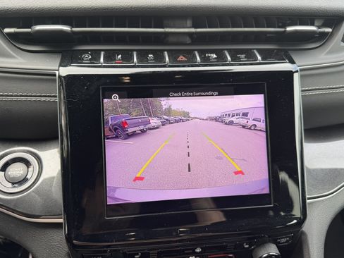 Used 2022 Jeep Grand Cherokee L Laredo AWD/4WD image 27