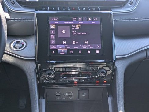 New 2025 Jeep Grand Cherokee L Laredo image 16