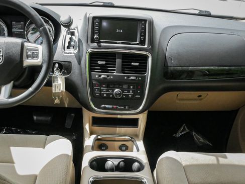 Used 2013 Dodge Grand Caravan Crew w/ Driver Convenience Group FWD image 27