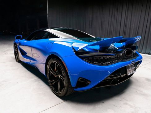 Used 2024 McLaren 750S RWD image 16