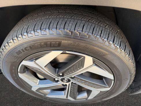 Used 2023 Hyundai Tucson Limited image 8