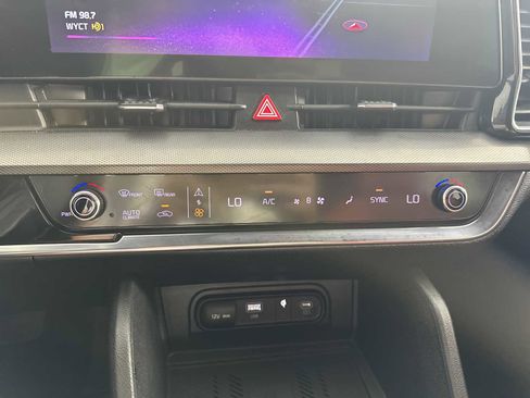 Used 2023 Kia Sportage SX image 22