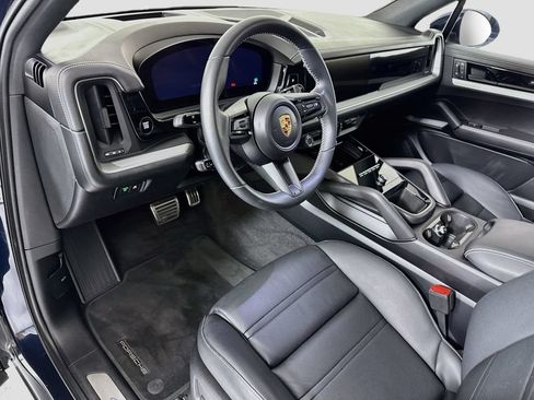 Used 2024 Porsche Cayenne S AWD/4WD image 9