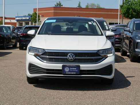 Certified 2023 Volkswagen Jetta SE w/ Panoramic Sunroof Package FWD image 2