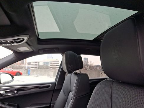 Used 2025 Porsche Macan image 16