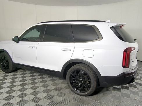 Used 2022 Kia Telluride SX w/ SX Prestige Package image 7