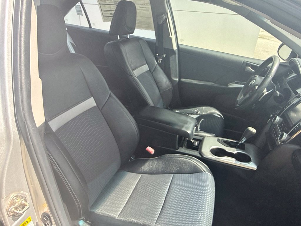 Used 2014 Toyota Camry SE FWD image 27