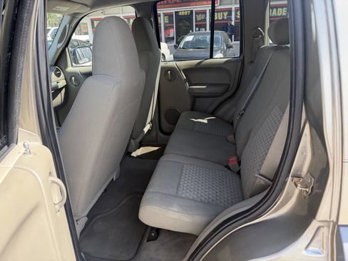 Used 2005 Jeep Liberty Sport image 14