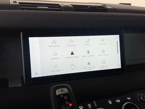 Used 2022 Land Rover Defender 110 SE image 28