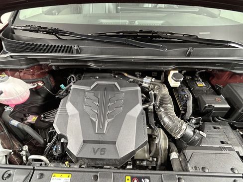 Certified 2025 Kia Carnival image 16