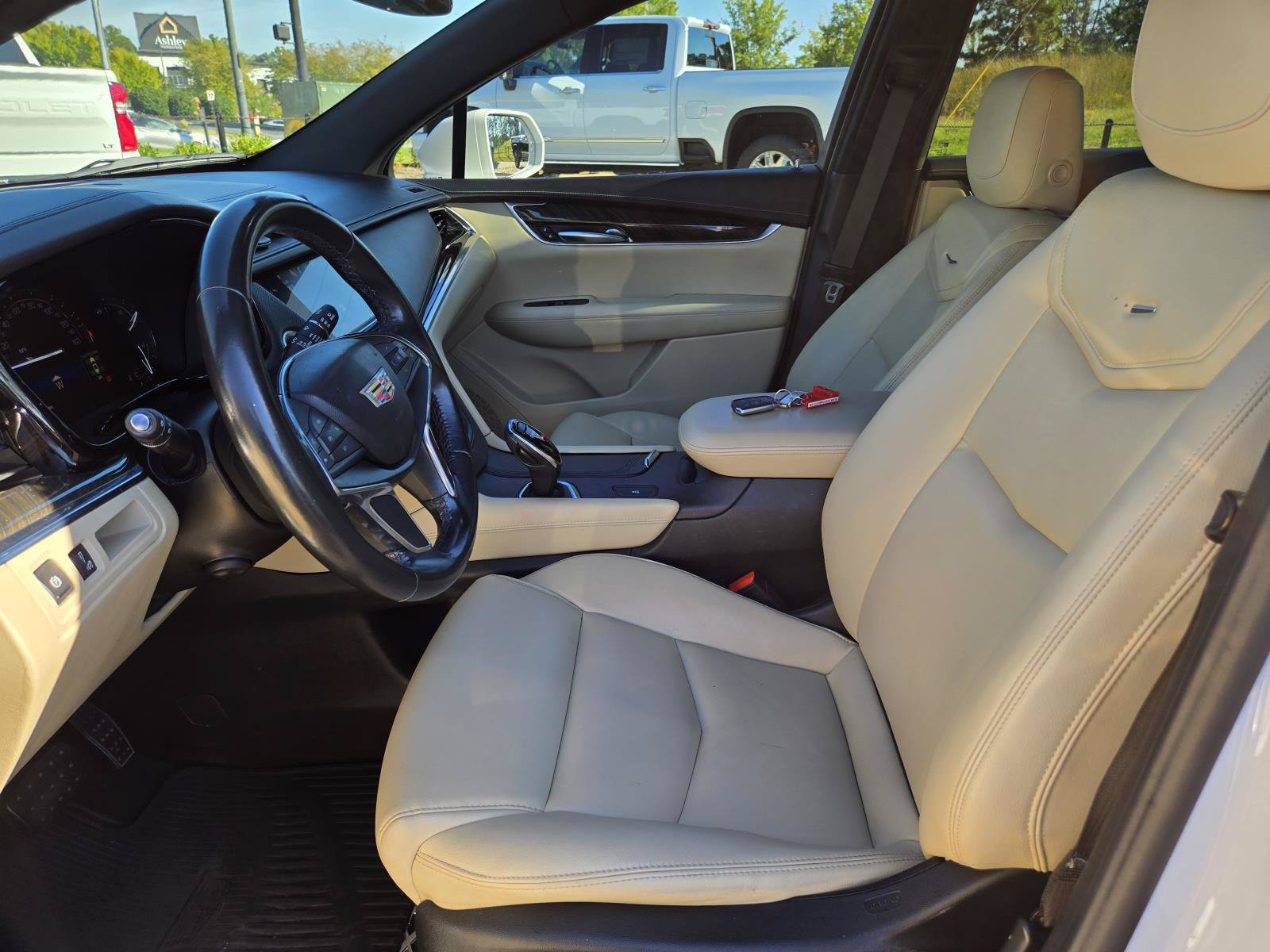 Used 2019 Cadillac XT5 FWD image 17