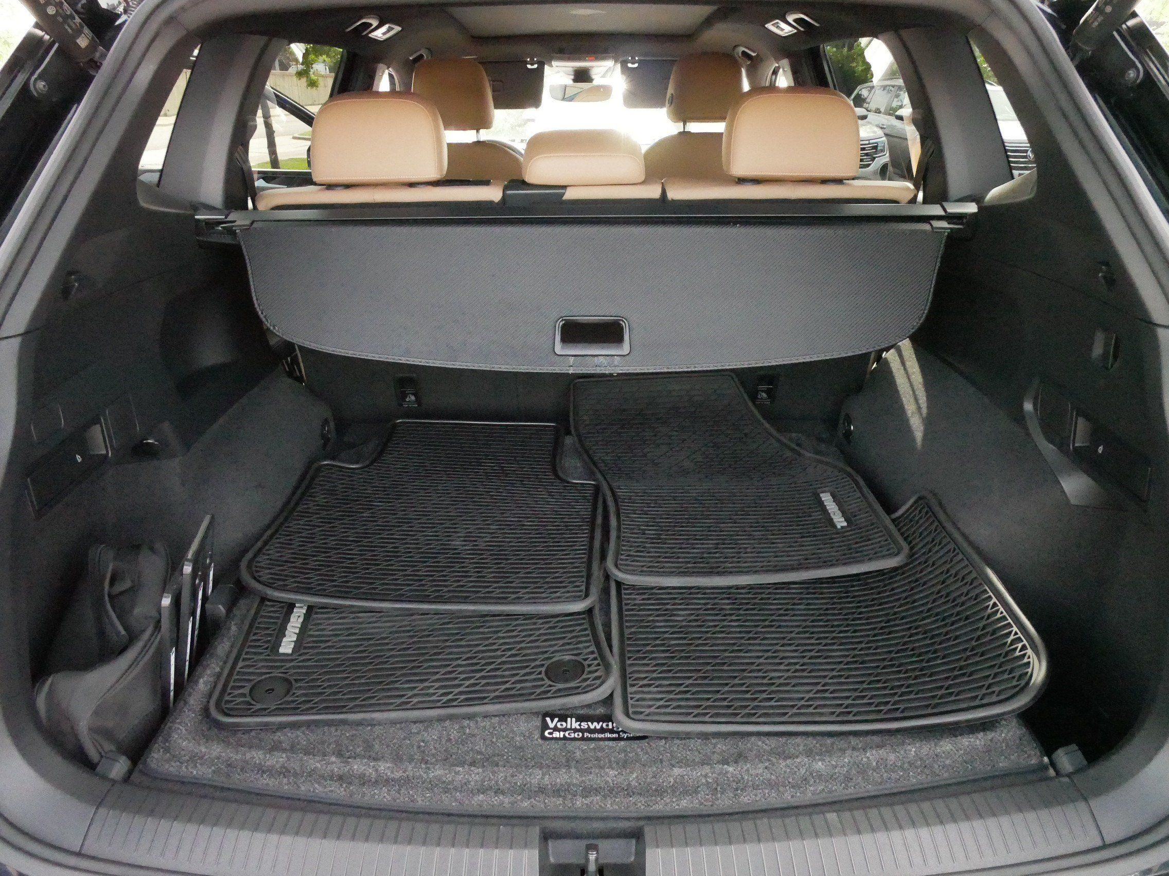 Used 2022 Volkswagen Tiguan SE w/ Panoramic Sunroof Package AWD/4WD image 18