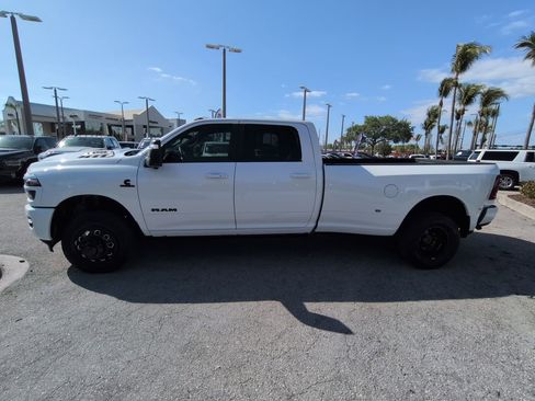 Used 2025 RAM 3500 Laramie AWD/4WD image 8